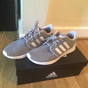 SALE 🙌🏻 Adidas racer QT women’s 7.5